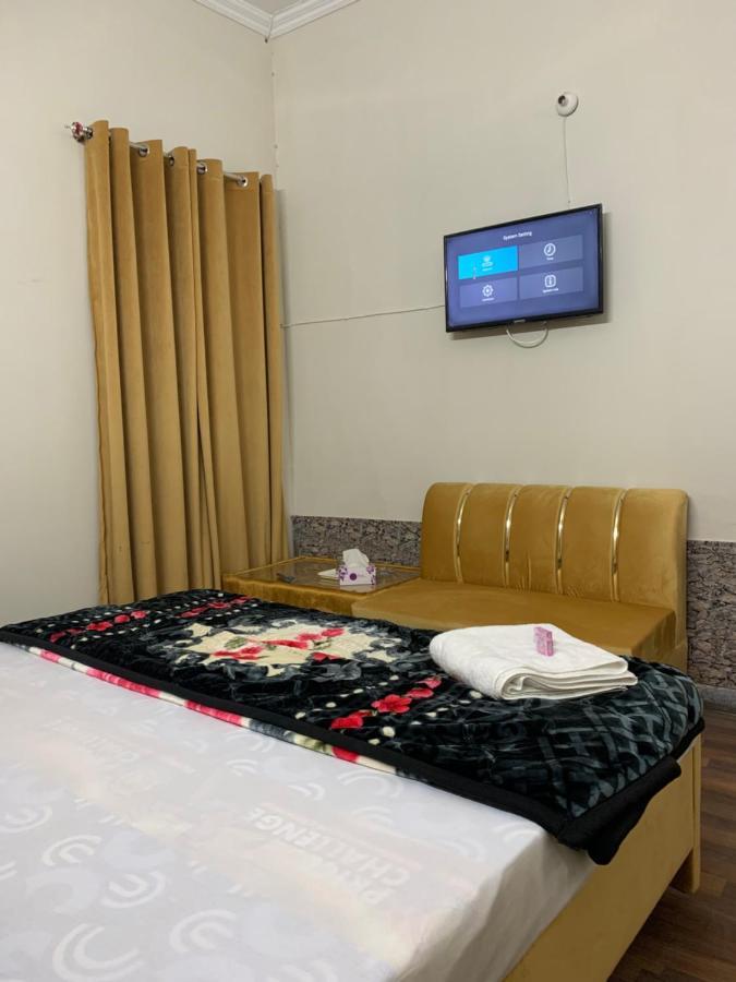 Eden Plus Executive Hotel Лахор Екстериор снимка