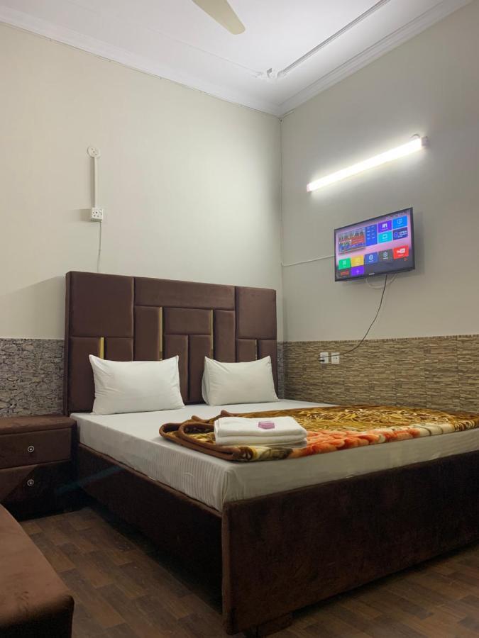 Eden Plus Executive Hotel Лахор Екстериор снимка