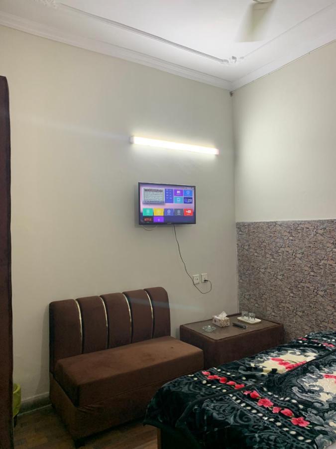 Eden Plus Executive Hotel Лахор Екстериор снимка