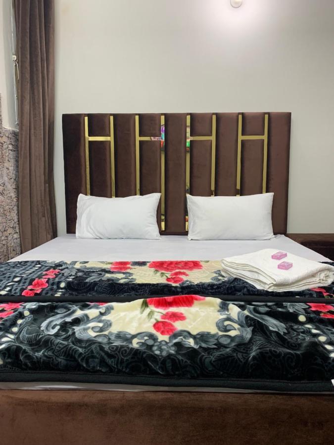 Eden Plus Executive Hotel Лахор Екстериор снимка